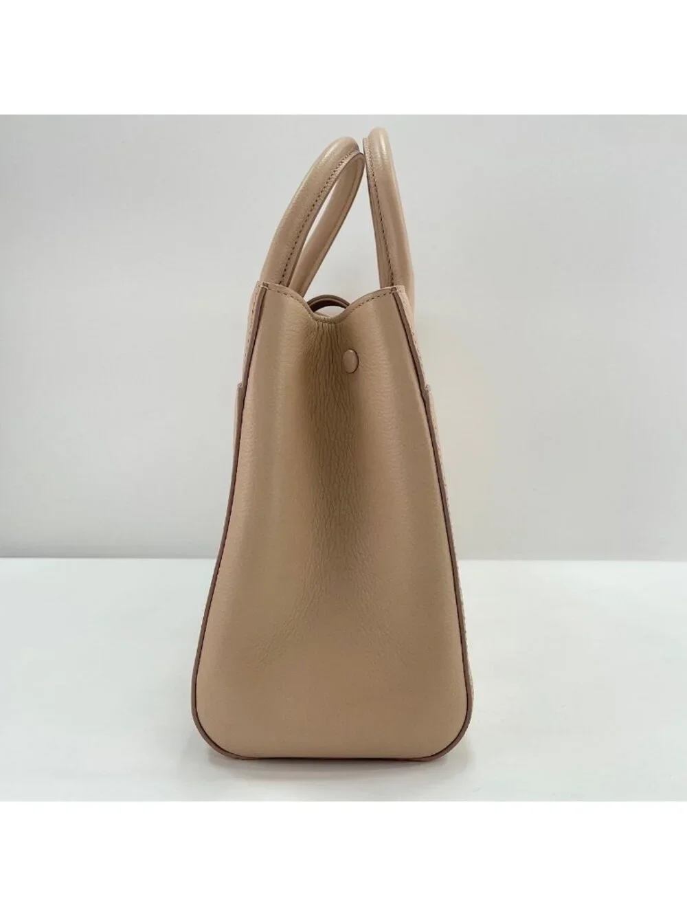 Chanel Handbag Executive Pink